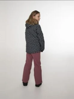 PROTEST - Dotssy Jr Snowjacket - Zwart-Multicolour 16 PROTEST - Dotssy Jr Snowjacket - Zwart-Multicolour -Ski And Snow Gear 6910612 290 modelback x 0002